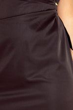 Load image into Gallery viewer, Numoco MEMORY - dress with binding - black 126-1
