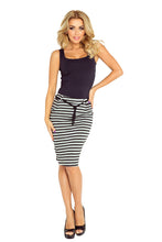 Cargar imagen en el visor de la galería, Skirt with pockets and drawstring - striped gray-black 127-2