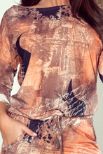 Cargar imagen en el visor de la galería, Numoco 13-113 Sporty dress - copper pattern with inscriptions