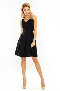 Dress with neckline and pockets - black 160-1