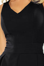 Load image into Gallery viewer, Dress with neckline and pockets - black 160-1