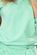 Cargar imagen en el visor de la galería, Numoco 189-1 Sports dress with neckline at the back - mint
