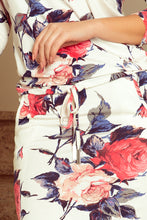 Load image into Gallery viewer, Numoco 220-4 MAXI sporty dress - big red flowers
