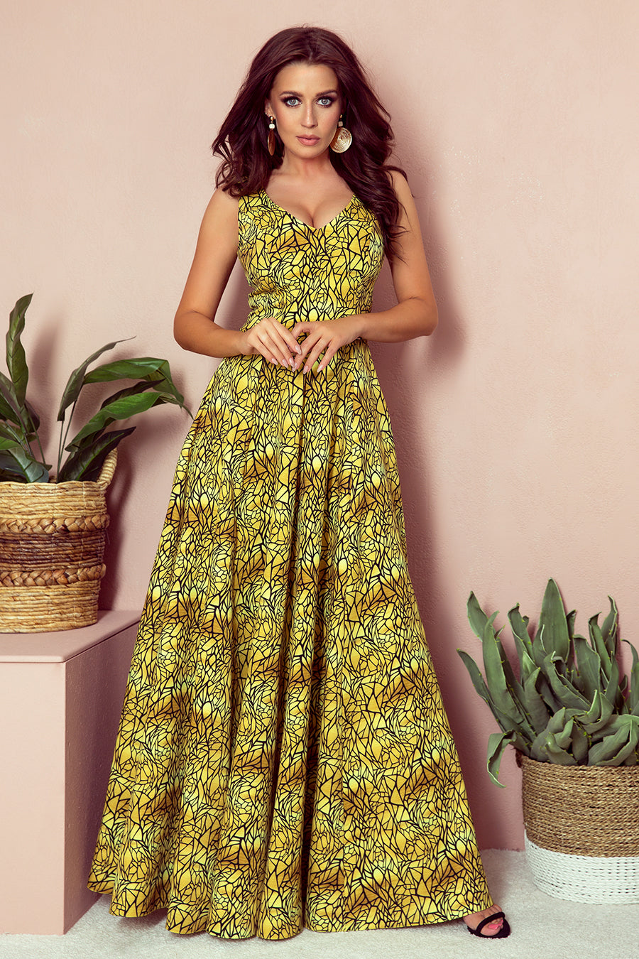 Numoco 246-2 CINDY long dress with a neckline - gold + black