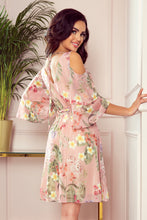 Load image into Gallery viewer, Numoco 292-1 MARINA flimsy dress with a neckline - pink with flowers