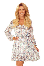 Charger l&#39;image dans la galerie, Numoco 295-2 BAKARI flimsy dress with a neckline - flowers boho on a light background