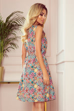 Load image into Gallery viewer, Numoco 296-1 VICTORIA A trapezoidal dress with a colorful pattern