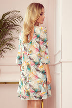 Cargar imagen en el visor de la galería, Numoco 303-1 IVETTE chiffon dress with a neckline at the back - COLORFUL FEATHERS