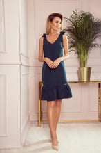 Cargar imagen en el visor de la galería, Numoco 306-2 ROSITA Dress with bows on the shoulders and frill - green
