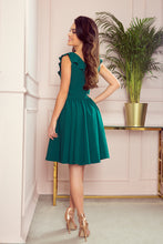 Load image into Gallery viewer, Numoco 307-2 POLA dress with frills on the neckline - green
