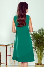 Load image into Gallery viewer, Numoco 308-1 KARINE - trapezoidal dress with asymmetrical pleat - green