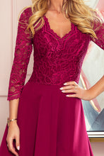 Cargar imagen en el visor de la galería, Numoco 309-1 AMBER elegant lace long dress with a neckline - Burgundy color