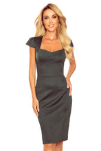 Cargar imagen en el visor de la galería, Numoco 318-2 Midi dress with a nice neckline - green