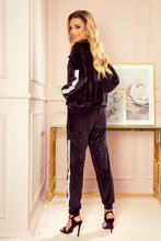 Charger l&#39;image dans la galerie, Numoco 326-2 Velor tracksuit with stripes and a decorative zipper - black