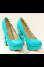 Load image into Gallery viewer, 3203-3 Lacquered on a wide-heeled pumps - turquoise