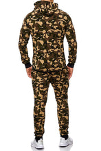 Cargar imagen en el visor de la galería, SWEAT SUIT MAN- KHAKI CAMO  47005-1