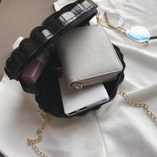 Cargar imagen en el visor de la galería, Shell Chain Shoulder Bag