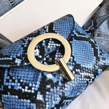 Cargar imagen en el visor de la galería, Snake Pattern Leather Belt Bag