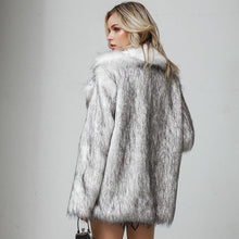 Charger l'image dans la galerie, Winter fax fur Luxurious white long fur loose coat