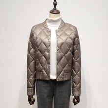 Cargar imagen en el visor de la galería, Ultra Light O Neck Coat