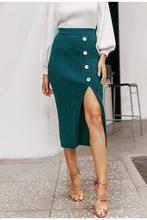 Cargar imagen en el visor de la galería, Slide split button knitted skirt