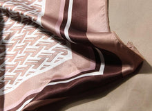 Load image into Gallery viewer, Patchwork Ruched Trench Coat