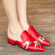 Load image into Gallery viewer, Bird Print Low Heel Mules