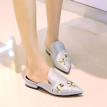 Load image into Gallery viewer, Bird Print Low Heel Mules