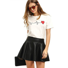 Charger l'image dans la galerie, White Short Sleeve Heart Print Cute T-shirt