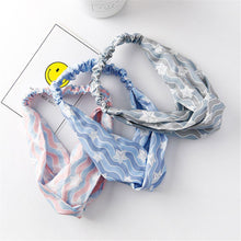 Cargar imagen en el visor de la galería, Twist Cross Floral Elastic Knotted Headband