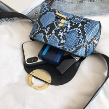Cargar imagen en el visor de la galería, Snake Pattern Leather Belt Bag
