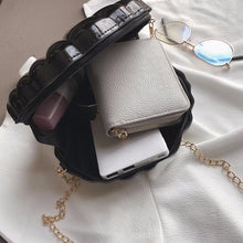 Cargar imagen en el visor de la galería, Shell Chain Shoulder Bag